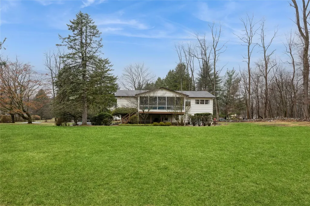 6 Hampton Road Airmont NY 10901