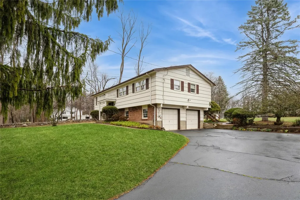 6 Hampton Road Airmont NY 10901