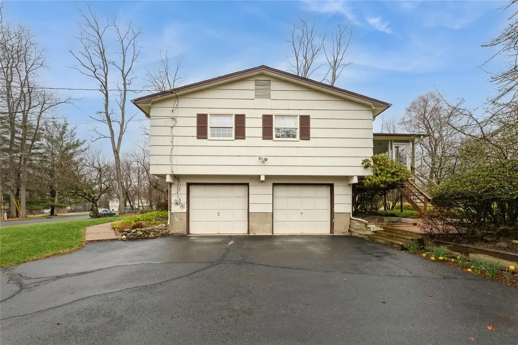 6 Hampton Road Airmont NY 10901