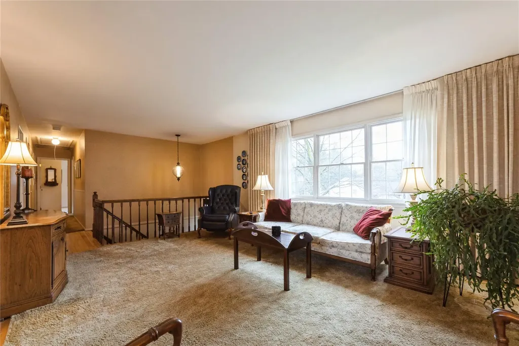 6 Hampton Road Airmont NY 10901