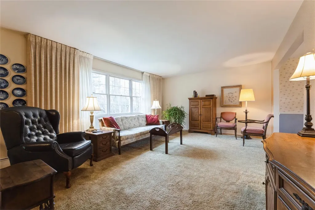 6 Hampton Road Airmont NY 10901