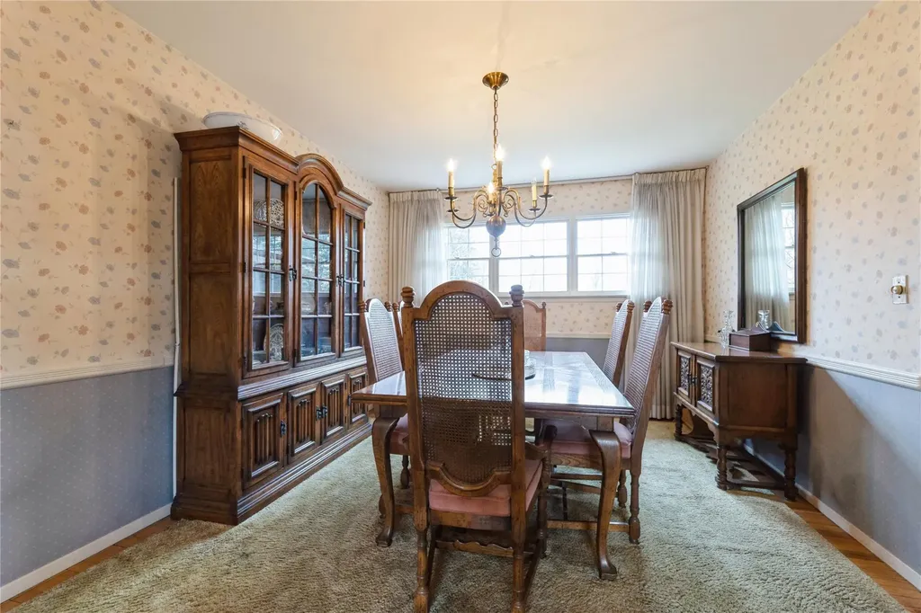 6 Hampton Road Airmont NY 10901