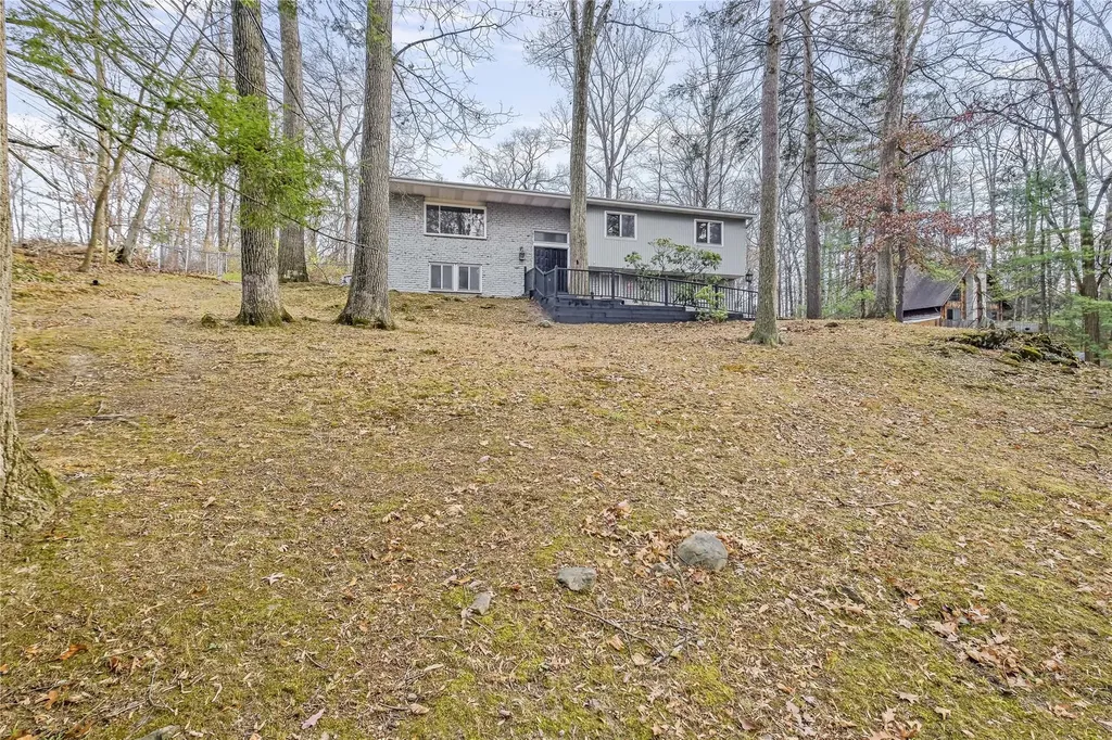 10 Ronnie Lane Poughkeepsie NY 12601