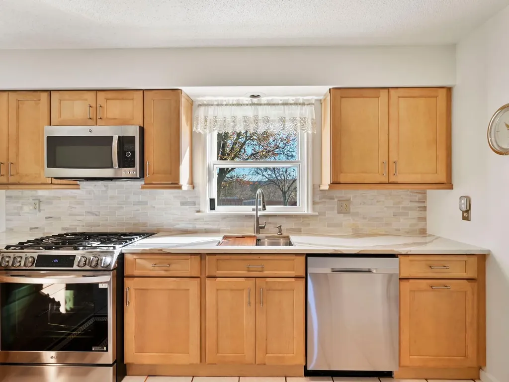 12 Hart Drive Poughkeepsie NY 12603