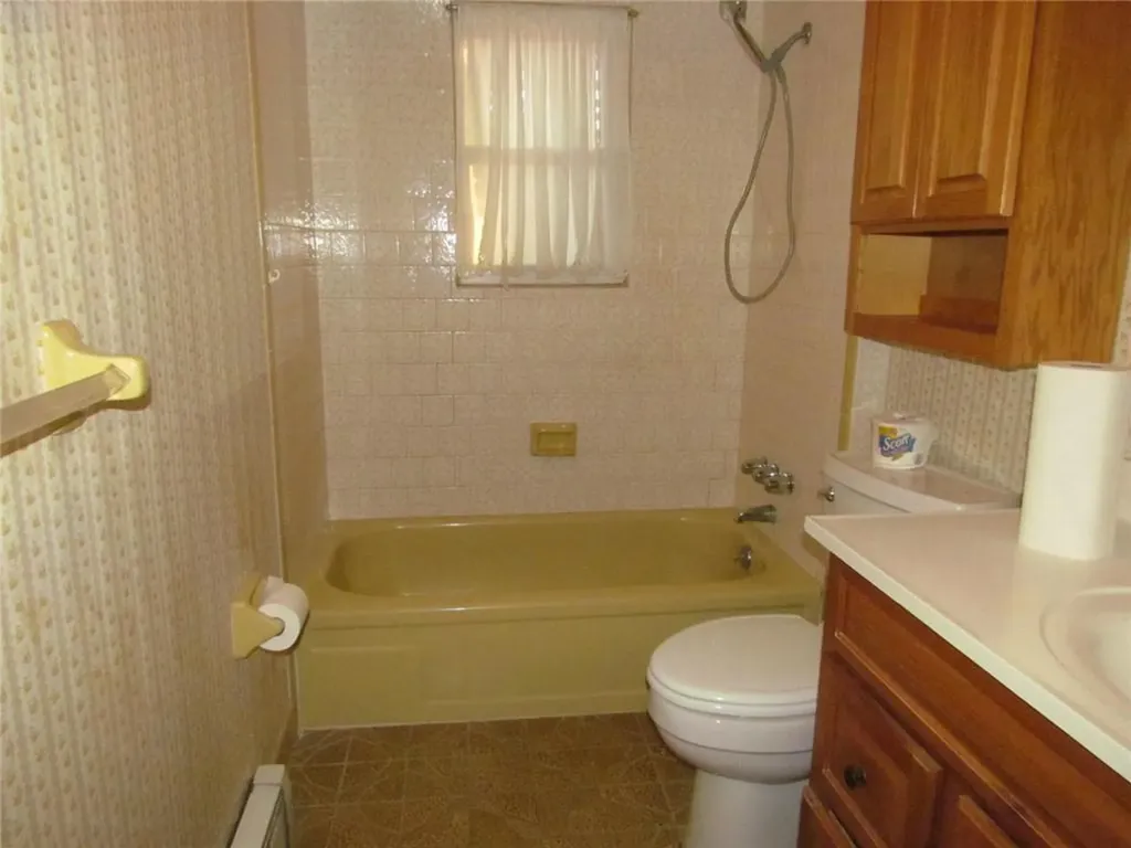 4 Holiday Park Newburgh NY 12550