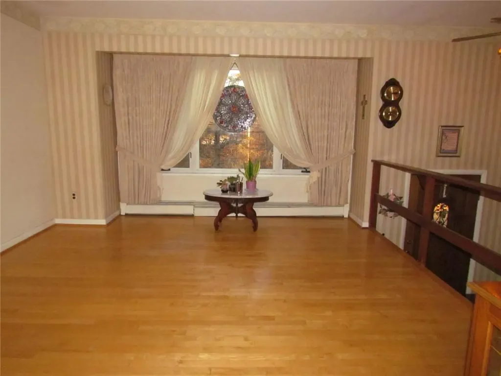 4 Holiday Park Newburgh NY 12550