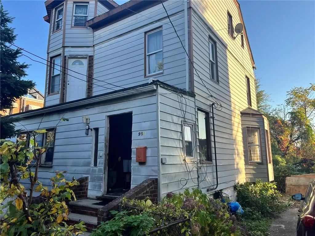 958 E 214th Street Bronx NY 10469