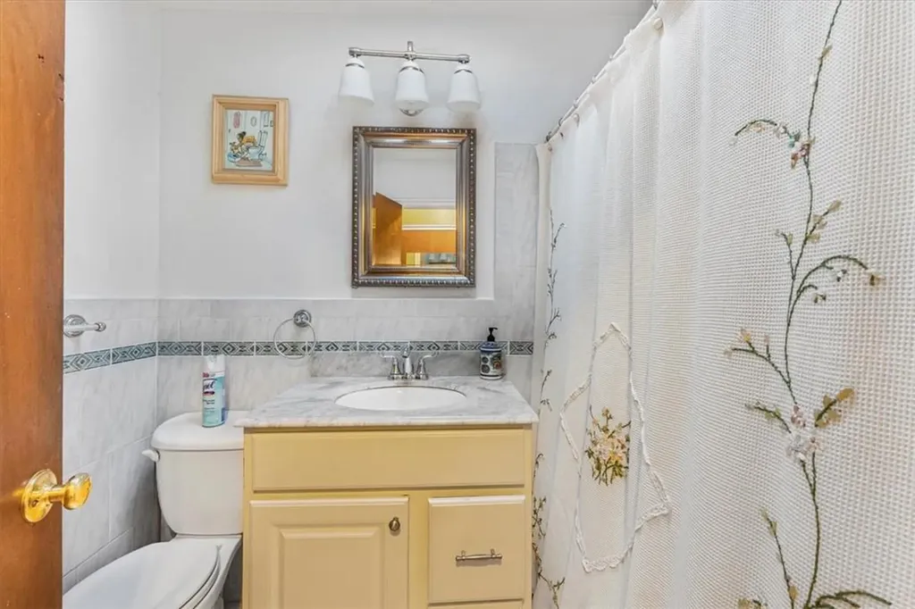1405 Burke Avenue Bronx NY 10469