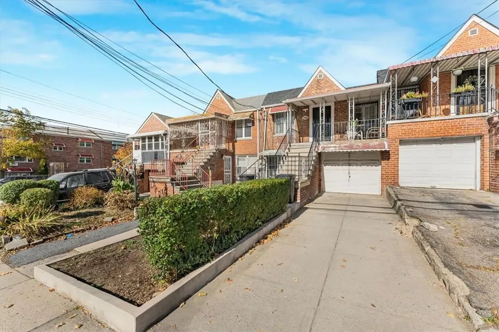 1405 Burke Avenue Bronx NY 10469