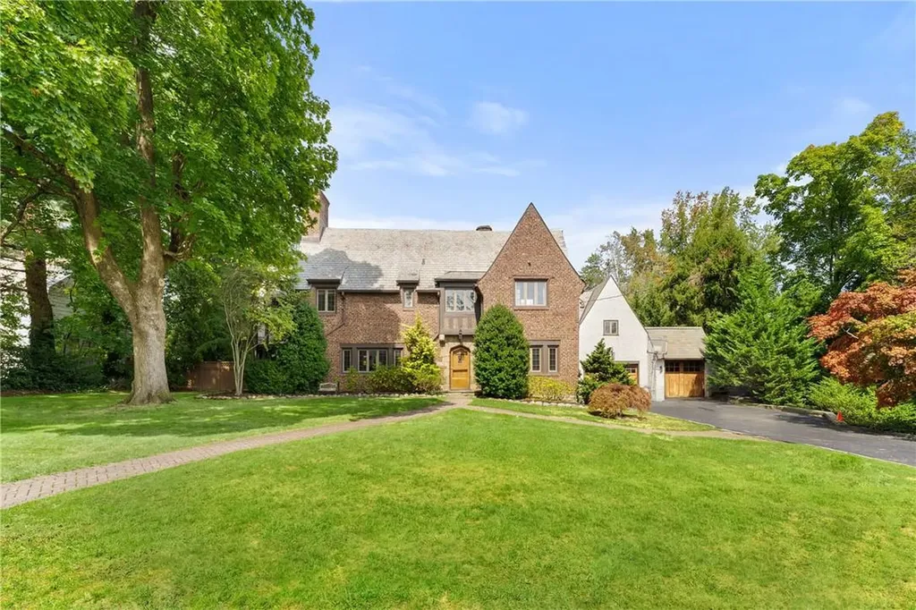 4 Bradford Road Scarsdale NY 10583