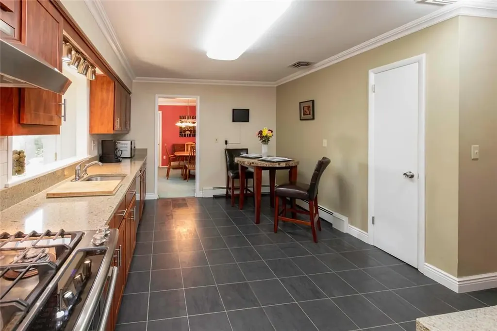 76 Old Pascack Road Pearl River NY 10965