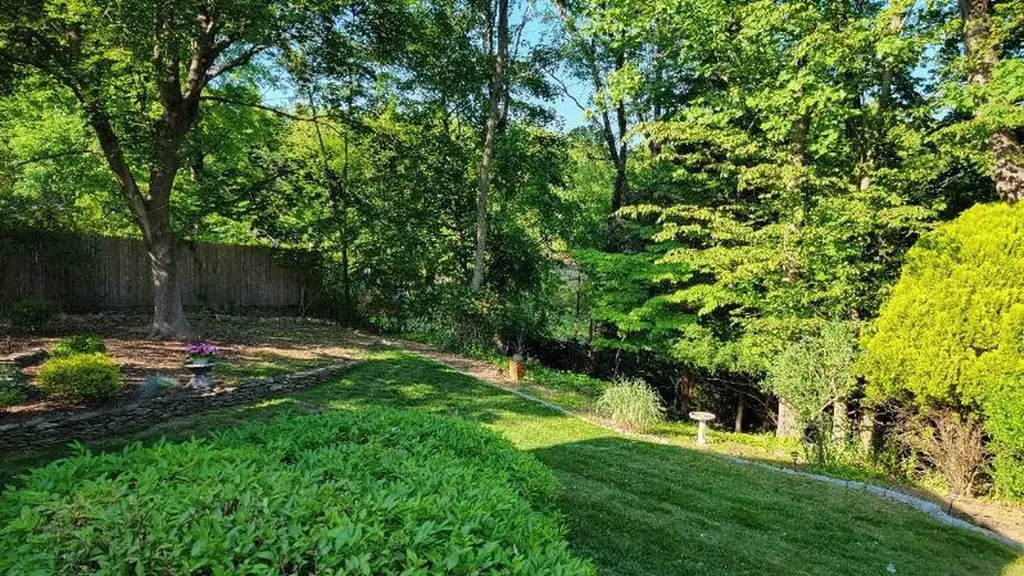 76 Old Pascack Road Pearl River NY 10965