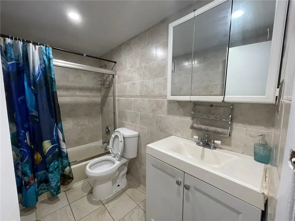 35 Valerie Drive Yonkers NY 10703