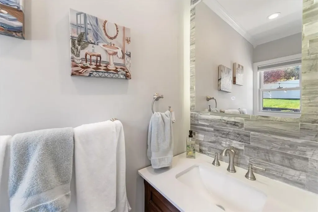 138 Rossiter Avenue Yonkers NY 10701
