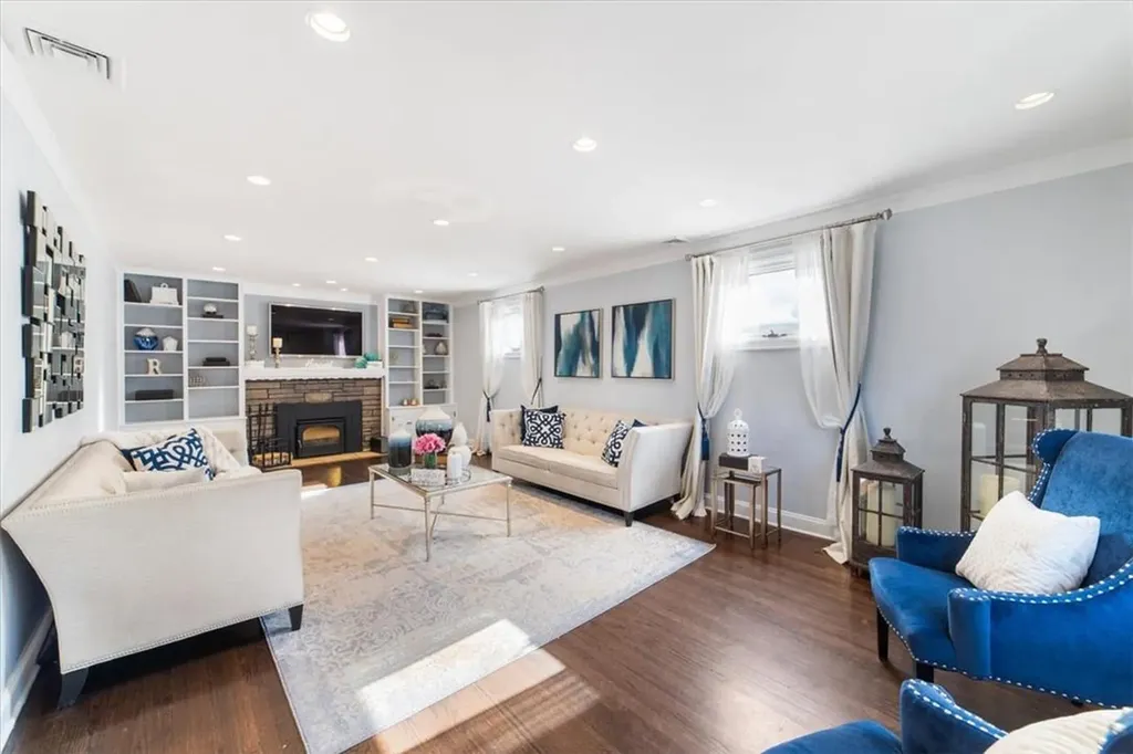 138 Rossiter Avenue Yonkers NY 10701