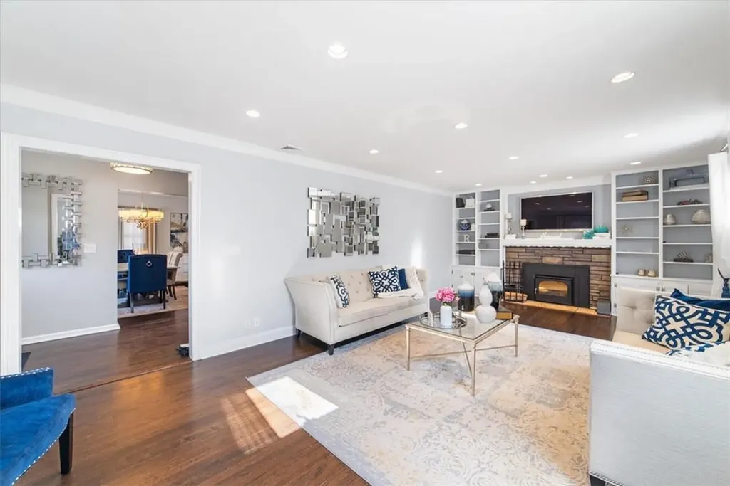 138 Rossiter Avenue Yonkers NY 10701