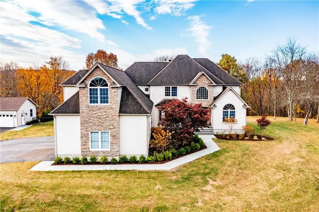 31 Reggies Way Lagrangeville NY 12540