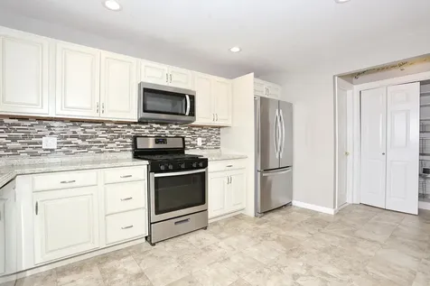 110 Village Green Bardonia NY 10954