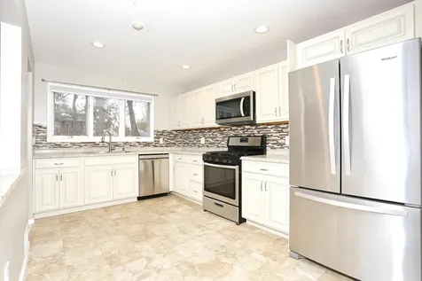 110 Village Green Bardonia NY 10954