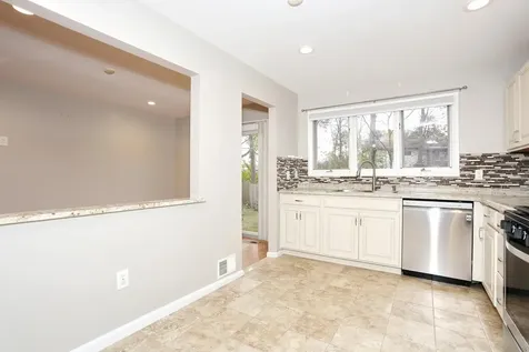 110 Village Green Bardonia NY 10954