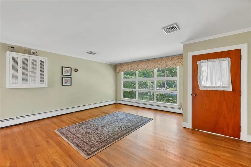5 Mid Oaks Road Monroe NY 10950
