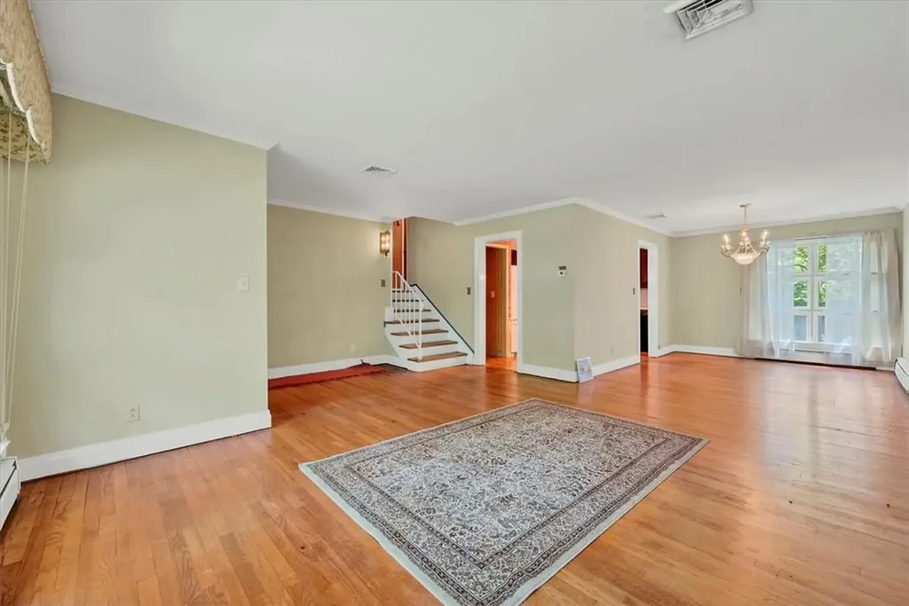 5 Mid Oaks Road Monroe NY 10950