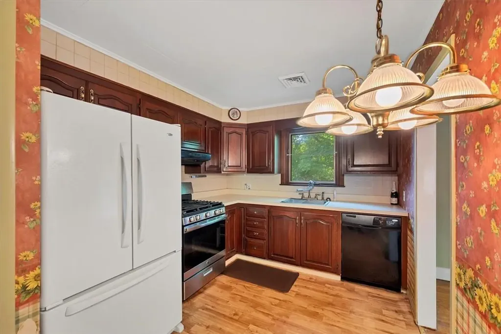 5 Mid Oaks Road Monroe NY 10950