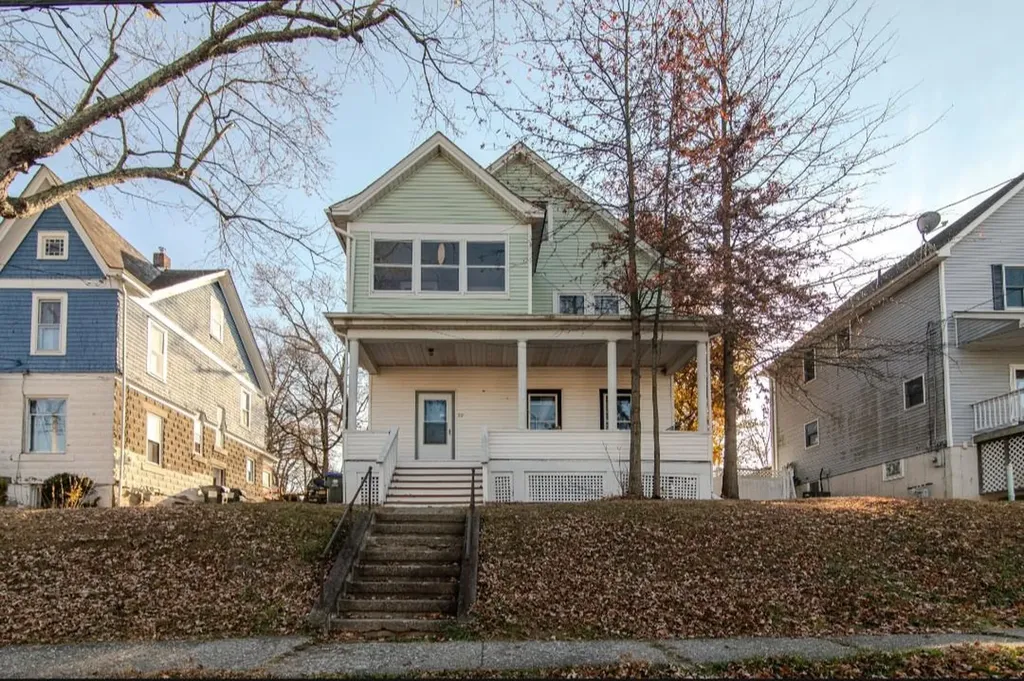 22 Gladstone Avenue Walden NY 12586