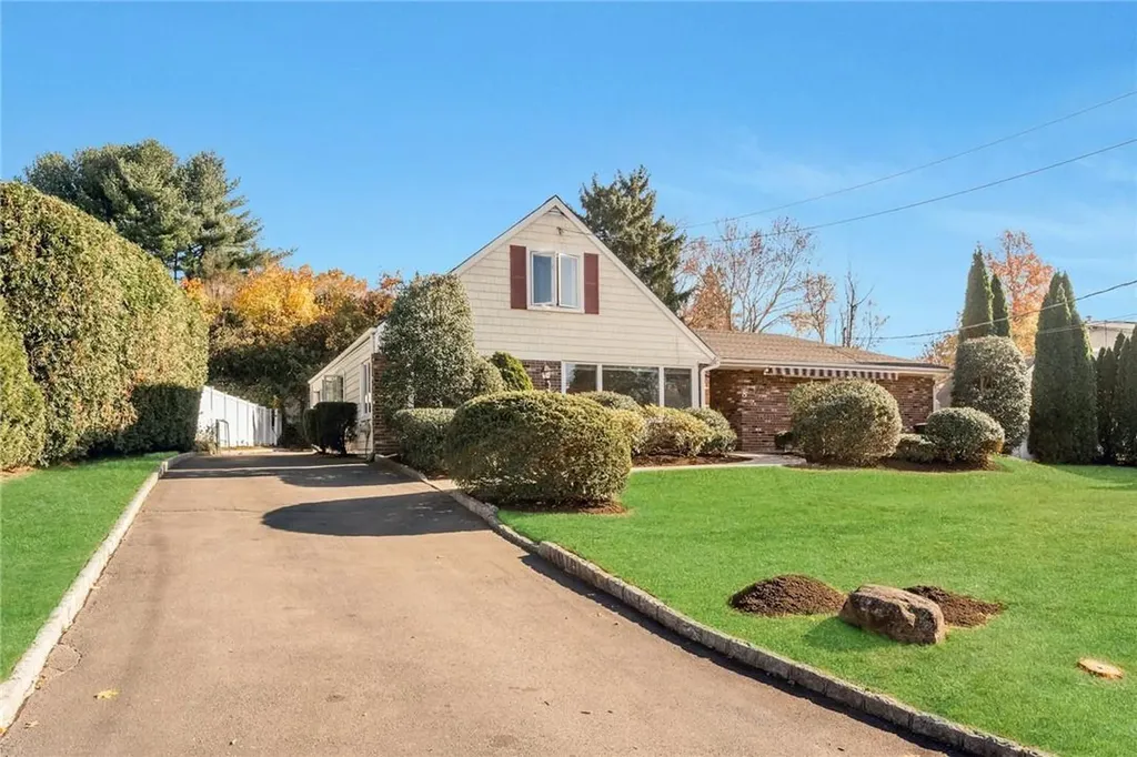 8 Beacon Lane Rye Brook NY 10573