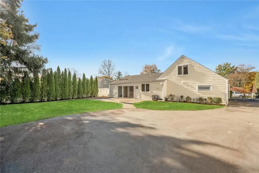 8 Beacon Lane Rye Brook NY 10573