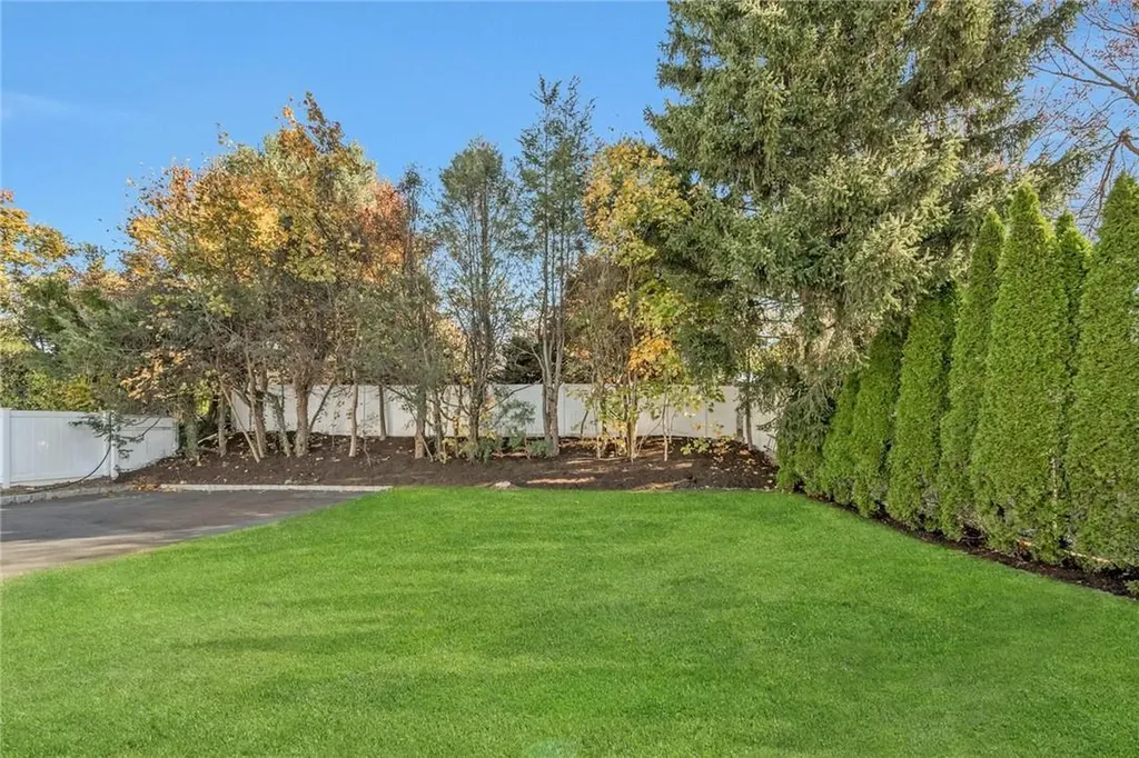 8 Beacon Lane Rye Brook NY 10573