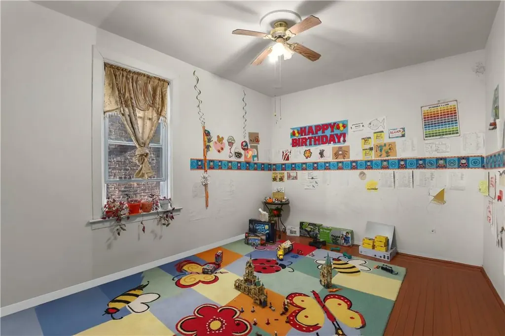 3066 Roberts Bronx NY 10461