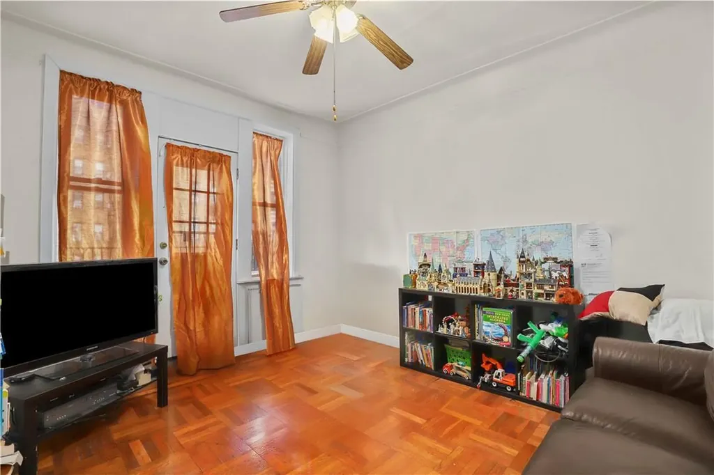 3066 Roberts Bronx NY 10461