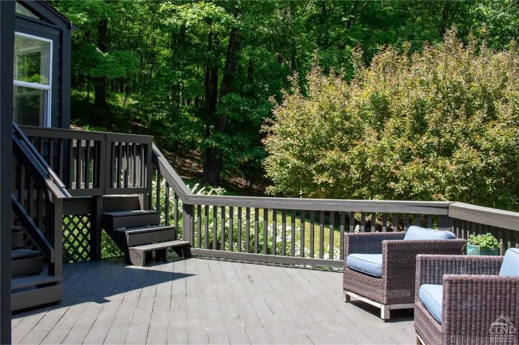 41 Snydertown Road Craryville NY 12521