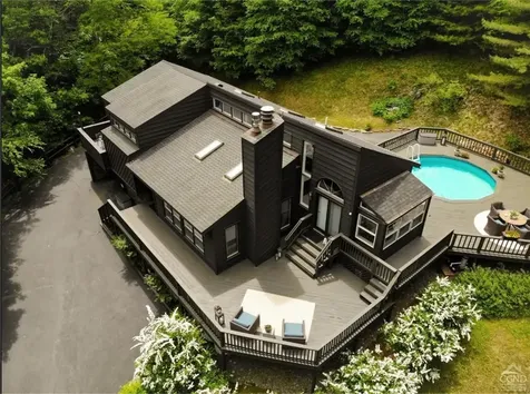 41 Snydertown Road Craryville NY 12521