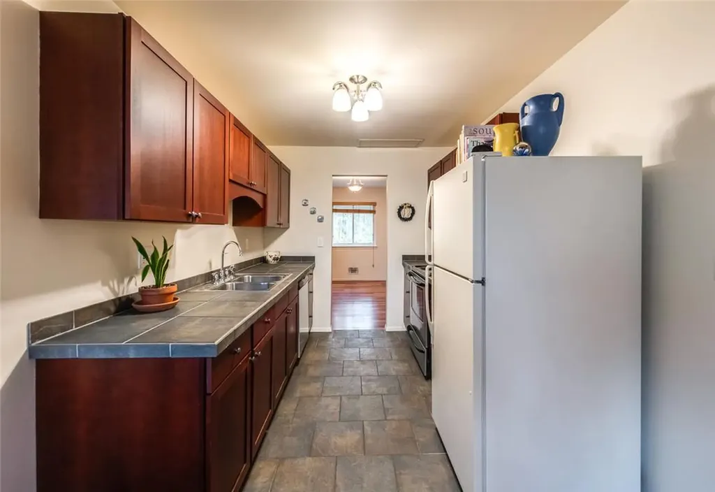 3 Downing Place Poughkeepsie NY 12603