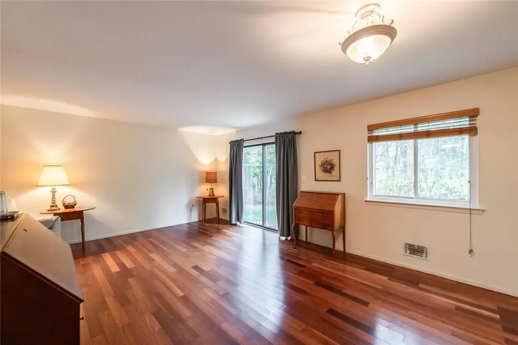 3 Downing Place Poughkeepsie NY 12603