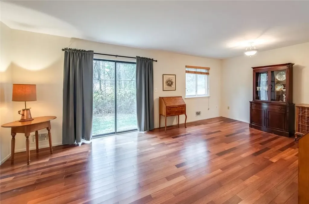 3 Downing Place Poughkeepsie NY 12603