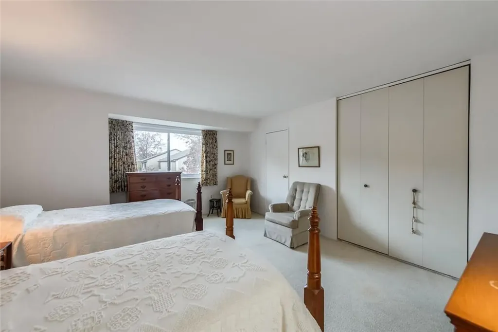 3 Downing Place Poughkeepsie NY 12603