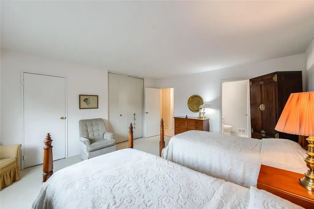 3 Downing Place Poughkeepsie NY 12603