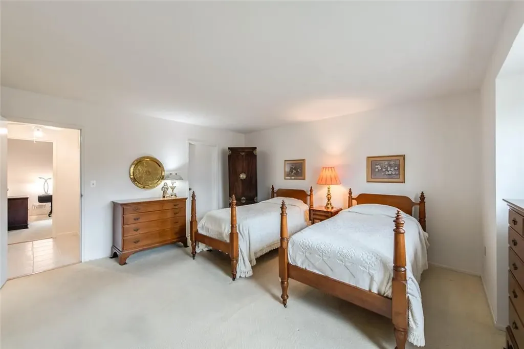 3 Downing Place Poughkeepsie NY 12603