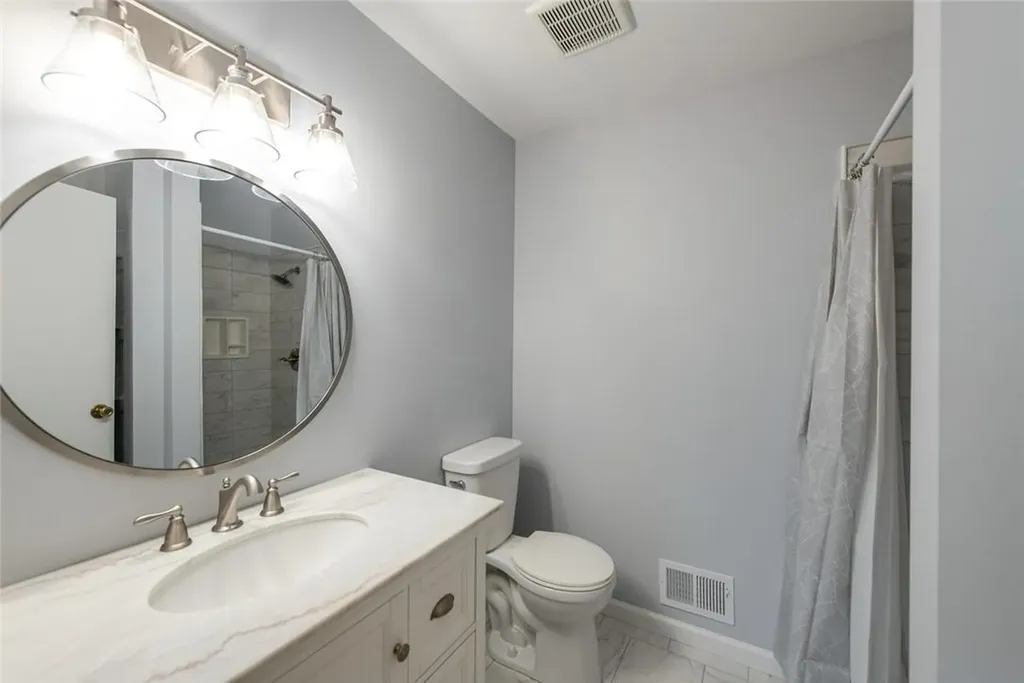 3 Downing Place Poughkeepsie NY 12603