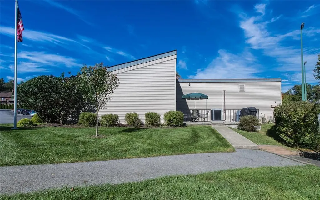 3 Downing Place Poughkeepsie NY 12603