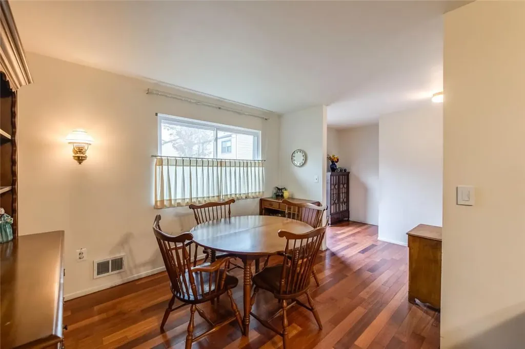 3 Downing Place Poughkeepsie NY 12603