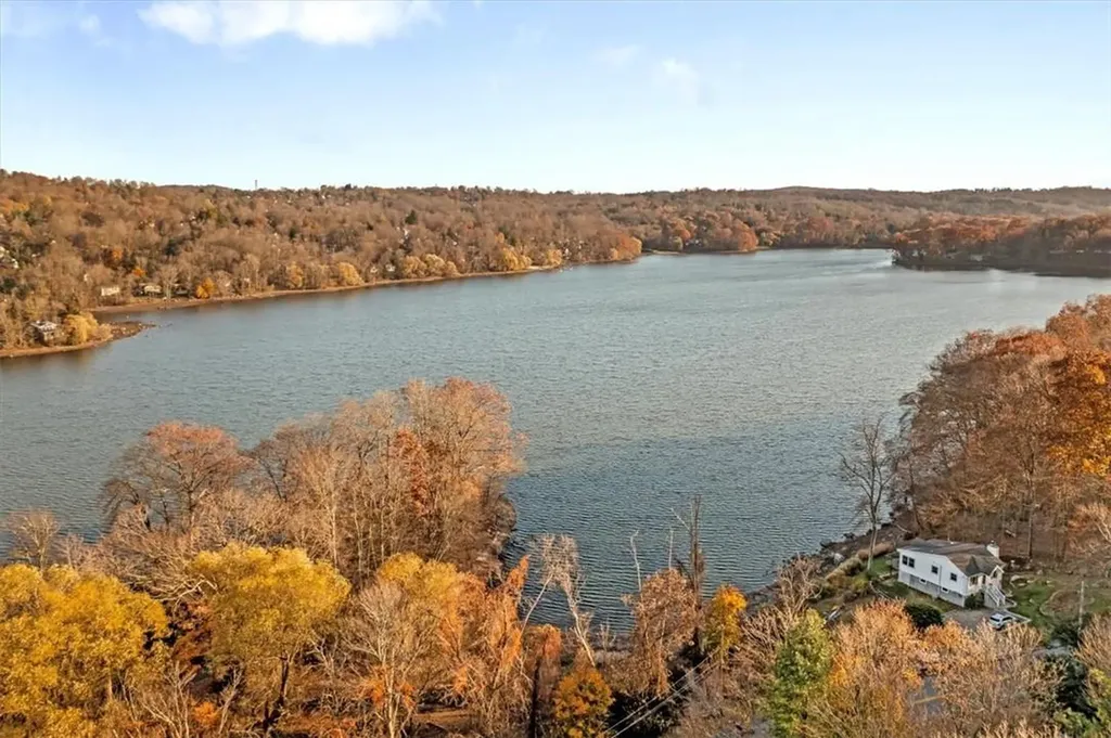 14 Lake Shore Drive Patterson NY 12563
