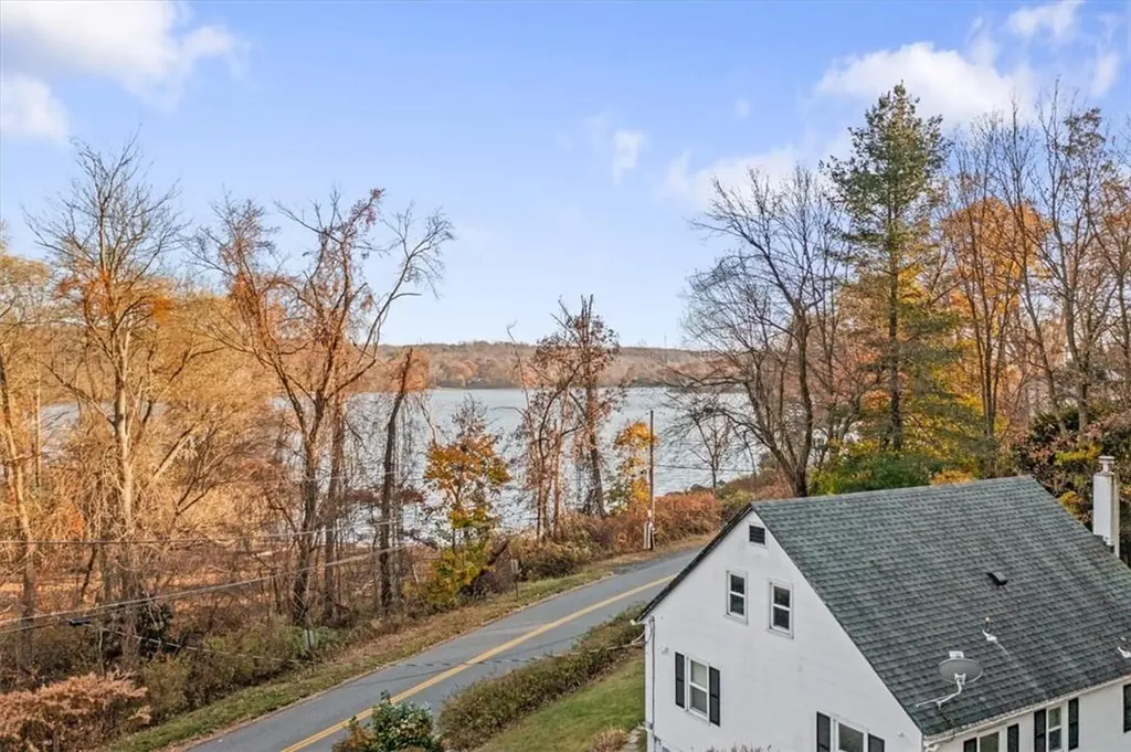 14 Lake Shore Drive Patterson NY 12563