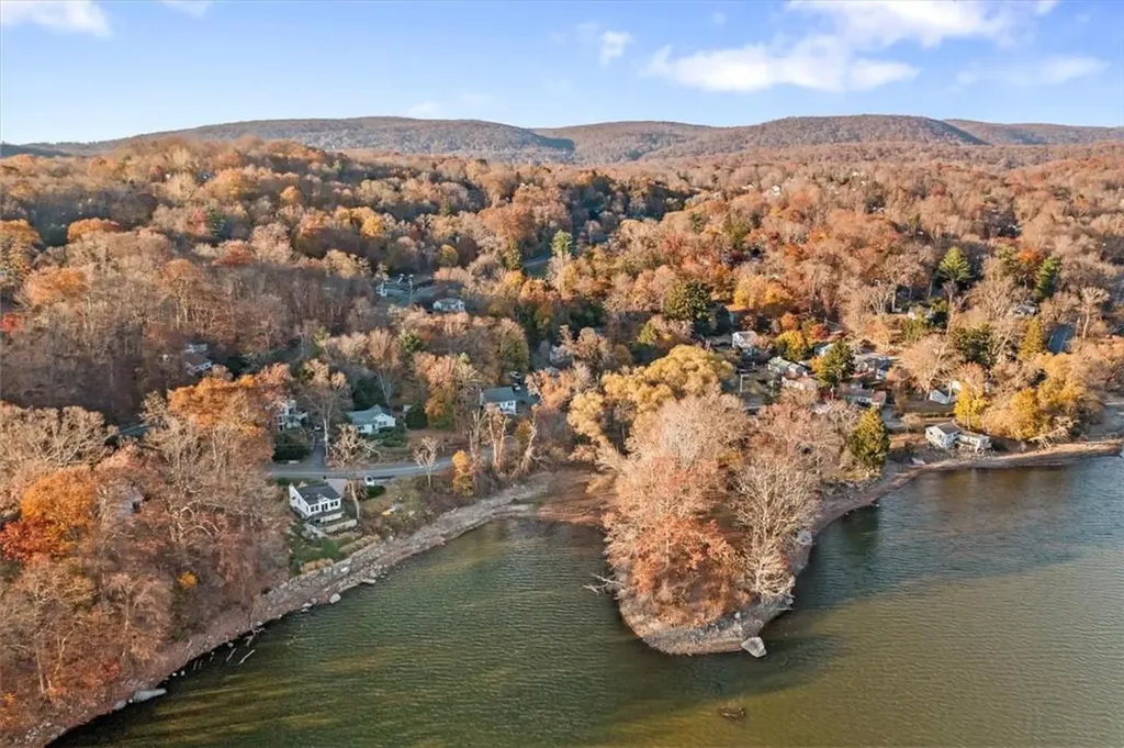 14 Lake Shore Drive Patterson NY 12563
