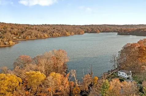 14 Lake Shore Drive Patterson NY 12563