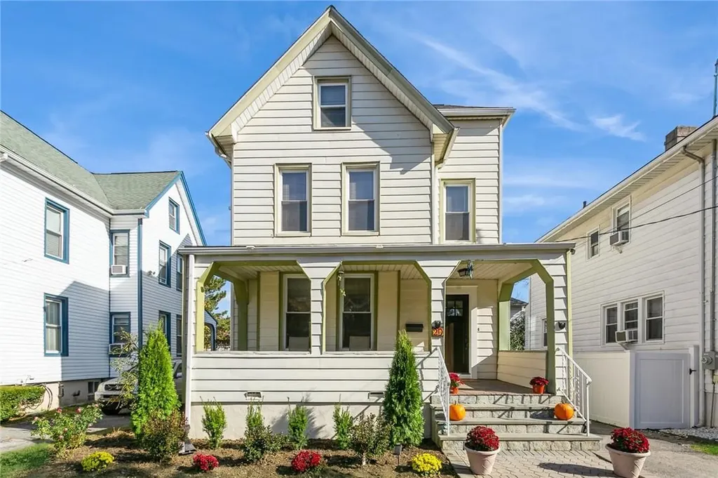 20 Hemlock Place New Rochelle NY 10805