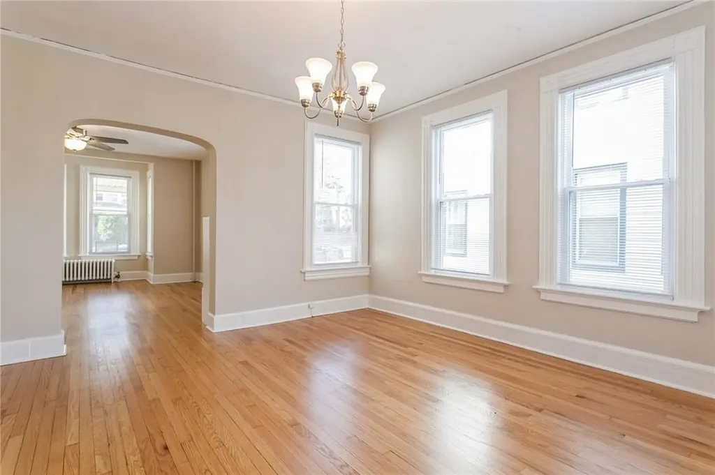 20 Hemlock Place New Rochelle NY 10805